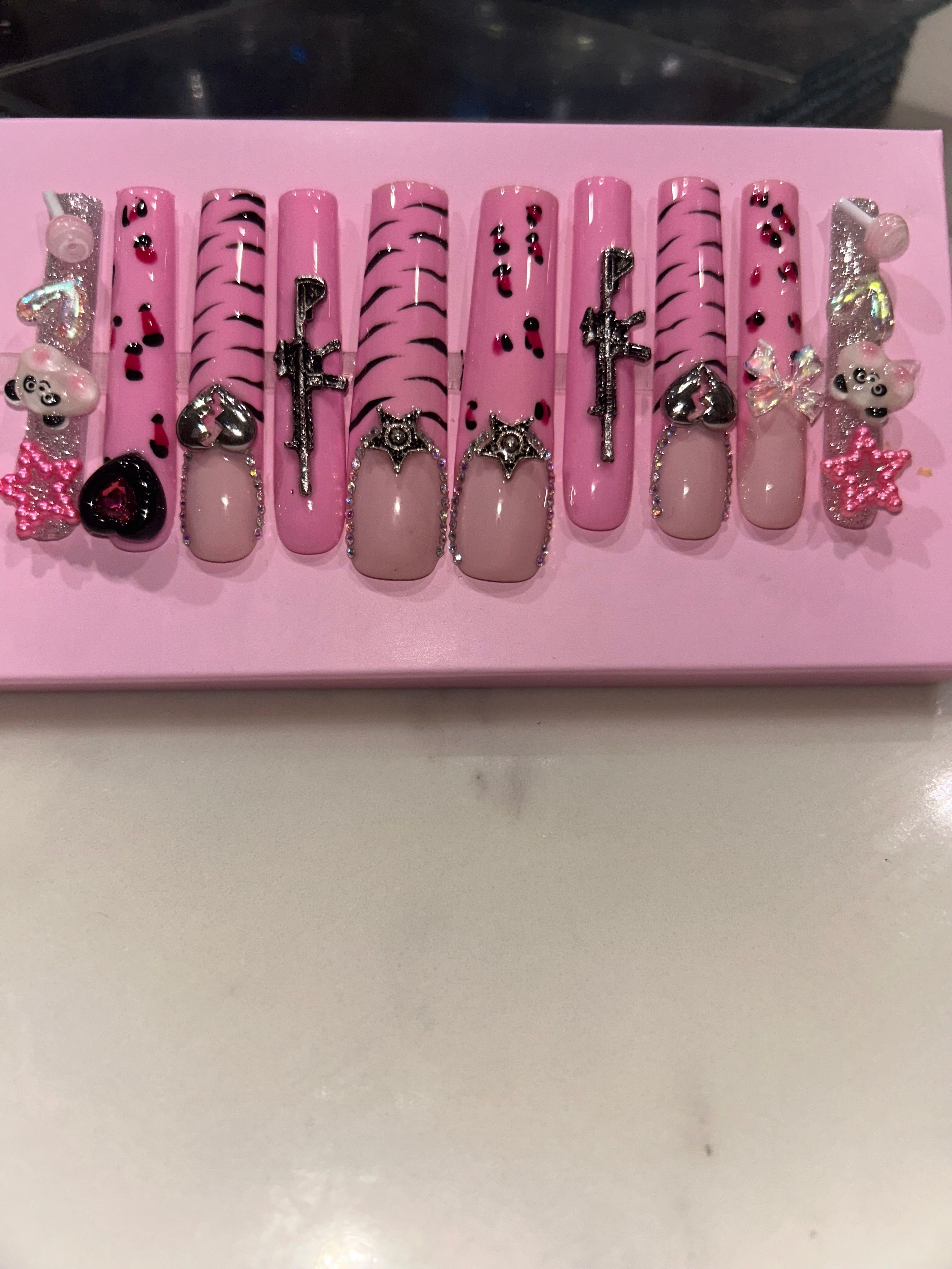 Handmade acrylic press on XXL nails pink & black