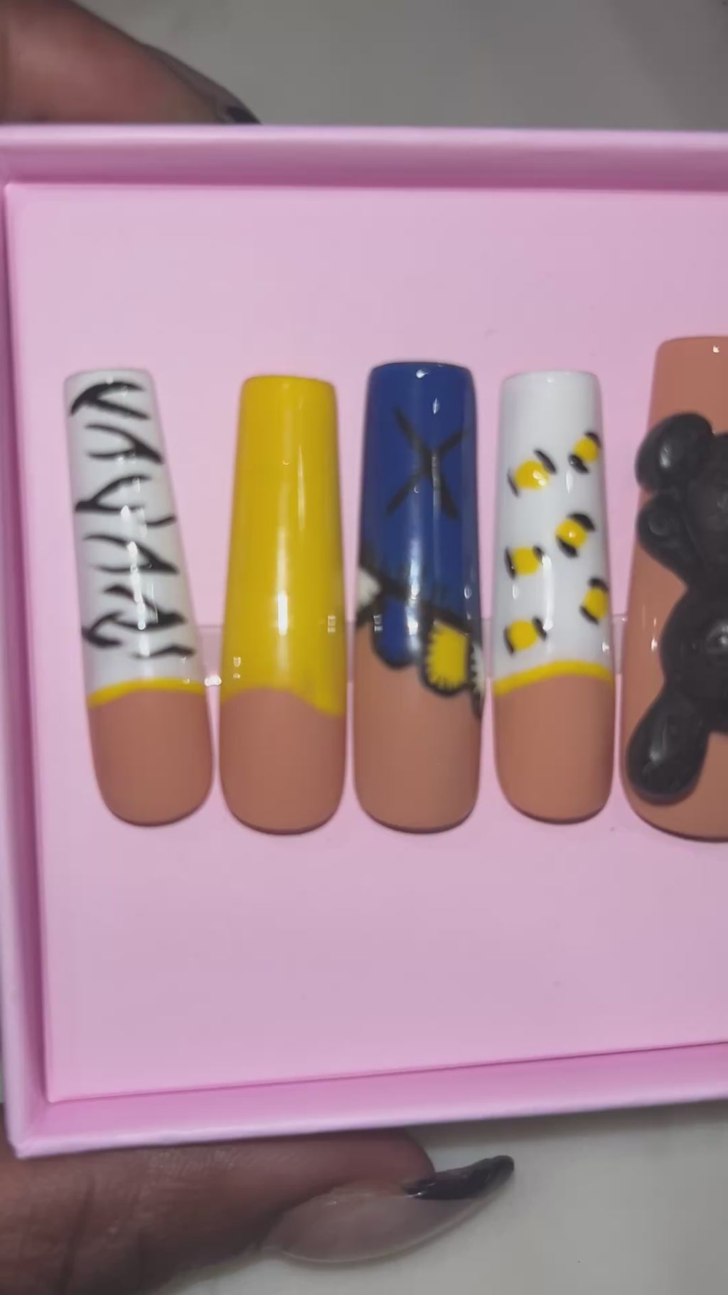 Handmade acrylic teddy bear press on nails XL